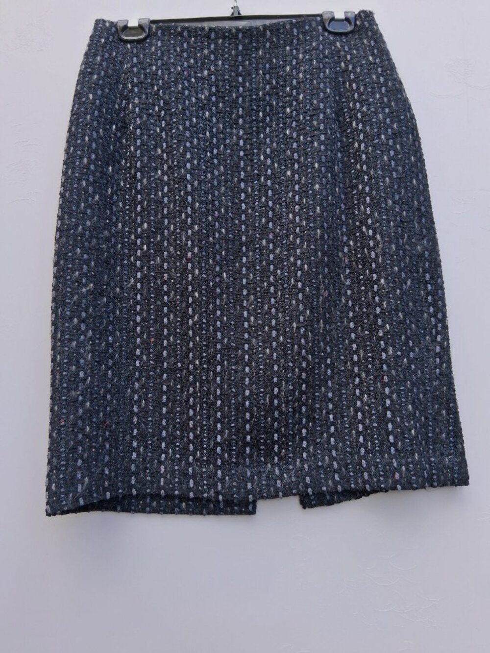 Vintage HOLT RENFREW knee-length wool boucle pencil skirt, gray-blue (size 10)